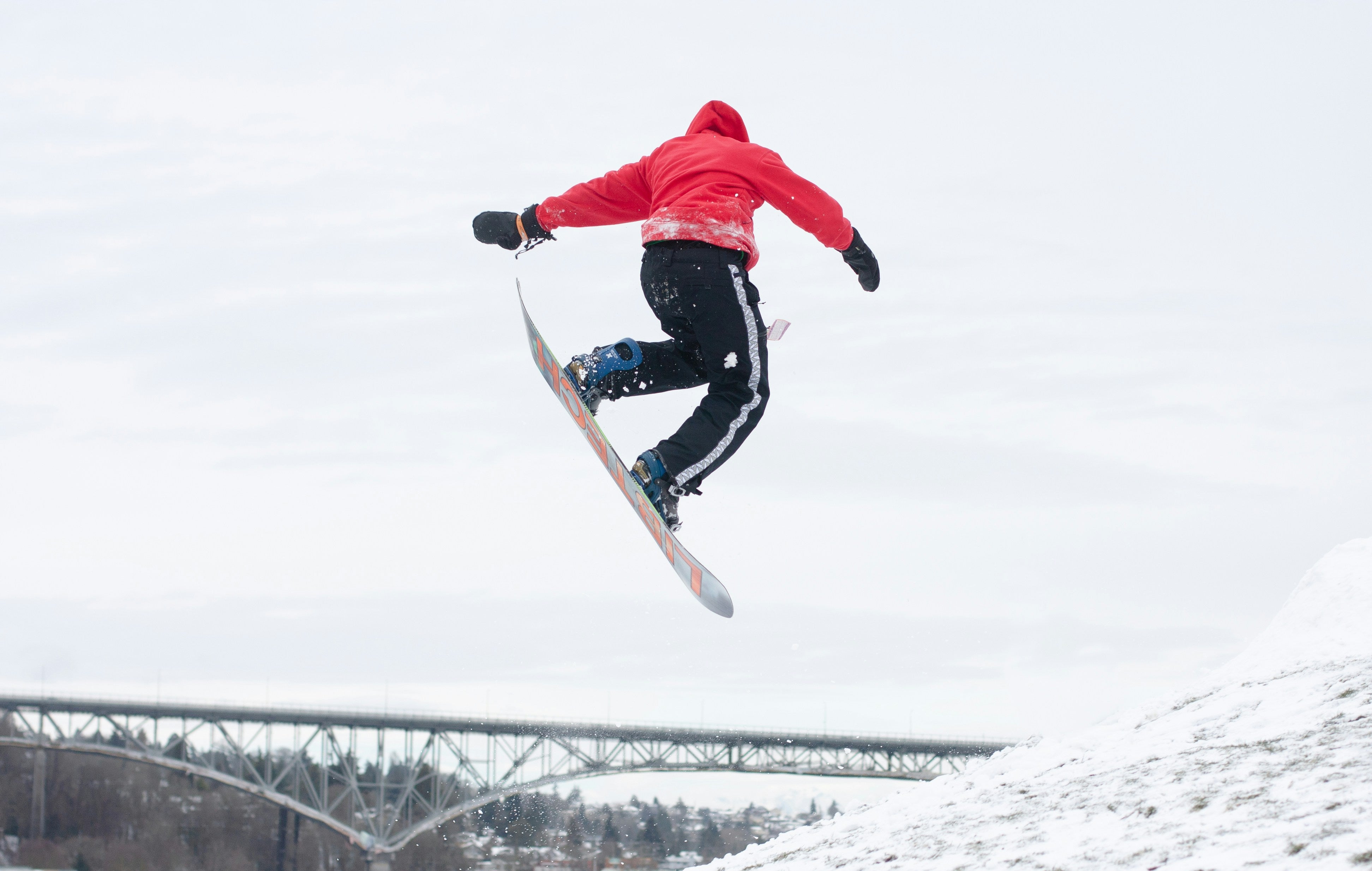 The Snowboarder's Guide to Happy Knees: Prehab Exercises for Injury Prevention